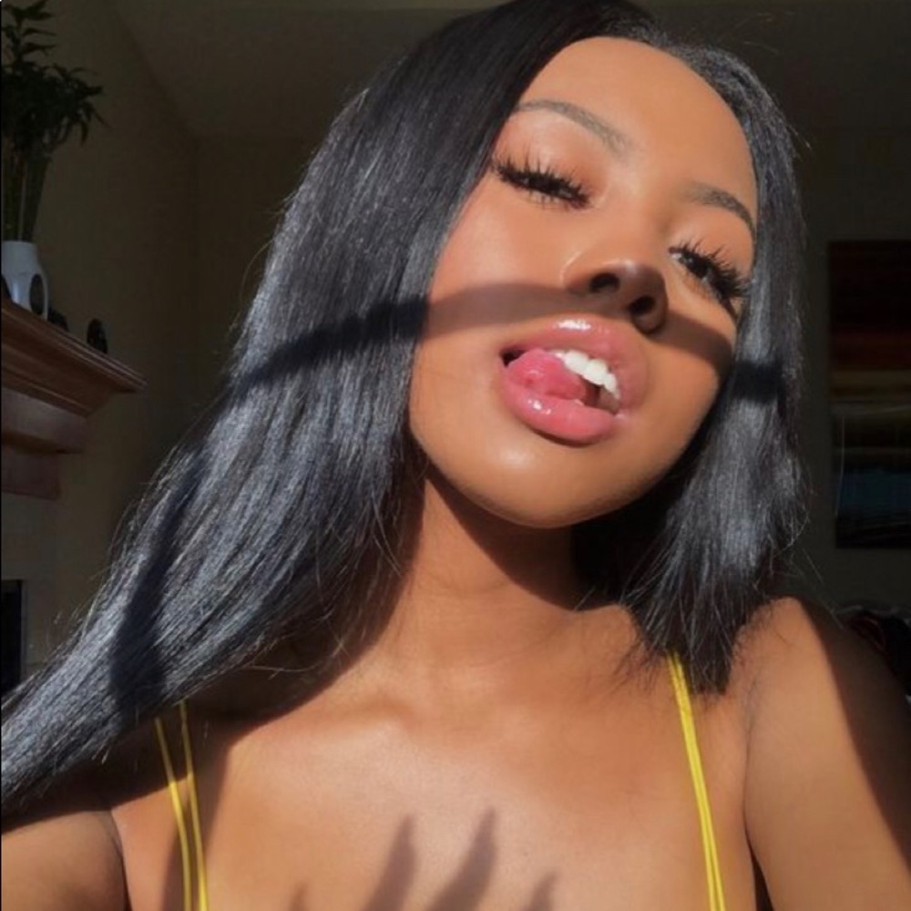 Meet your Posher, Mara